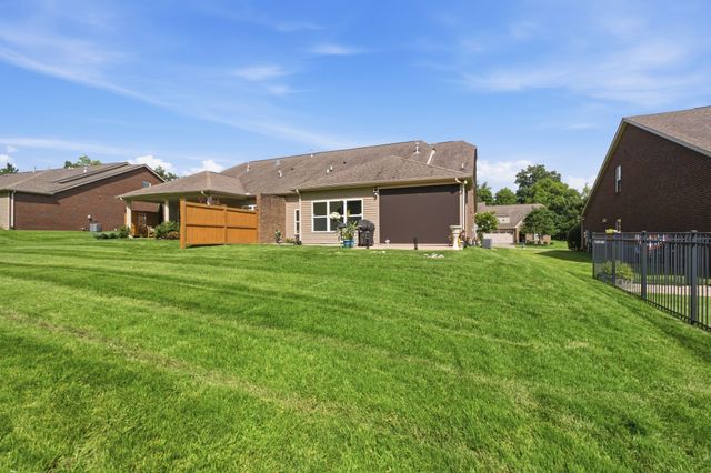 473 Stonegate Dr, Lebanon, TN 37090