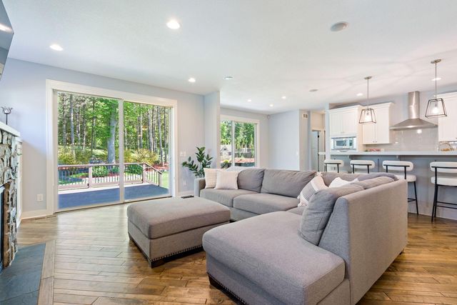 15622 Michele Lane, Eden Prairie, MN 55346