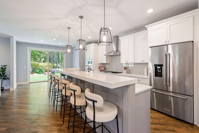 15622 Michele Lane, Eden Prairie, MN 55346