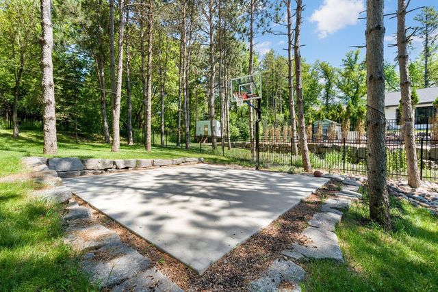 15622 Michele Lane, Eden Prairie, MN 55346
