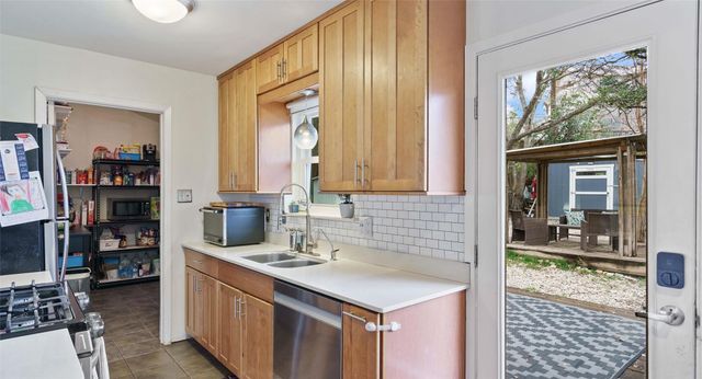 3004 Burning Oak DR, Austin, TX 78704