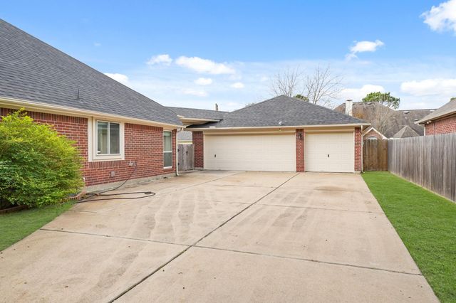 16907 Sandestine Drive, Houston, TX 77095