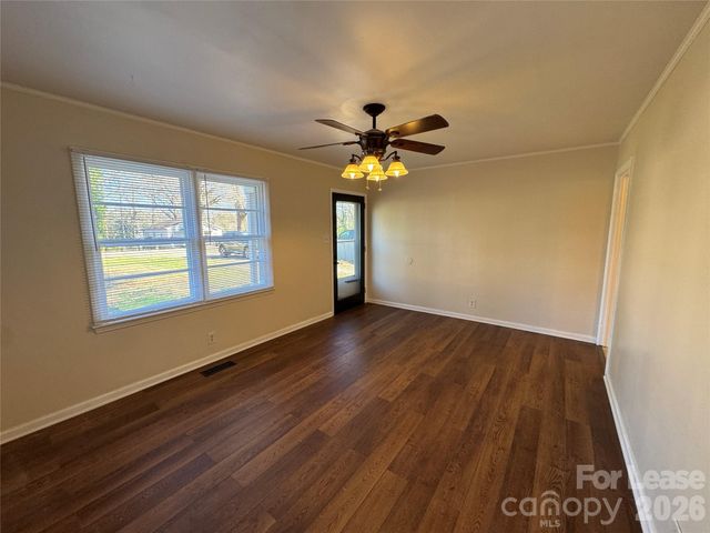 18 Barnes Drive, Belmont, NC 28012