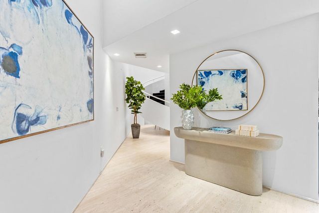 2 Sloans Curve Drive, Palm Beach, FL 33480