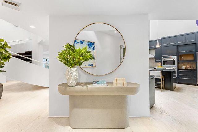 2 Sloans Curve Drive, Palm Beach, FL 33480