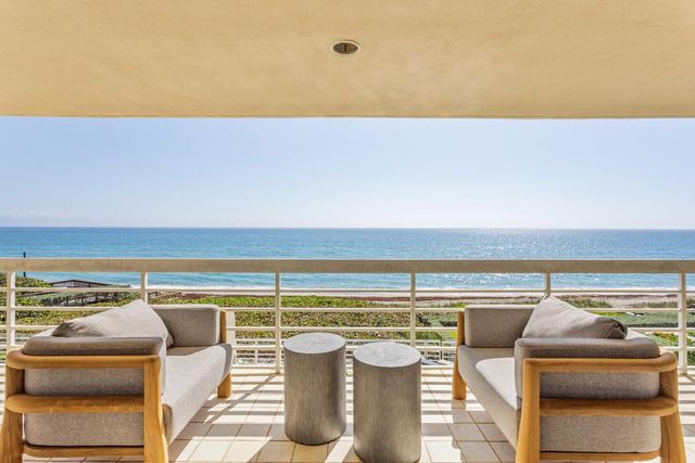 2 Sloans Curve Drive, Palm Beach, FL 33480