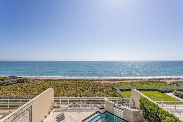 2 Sloans Curve Drive, Palm Beach, FL 33480