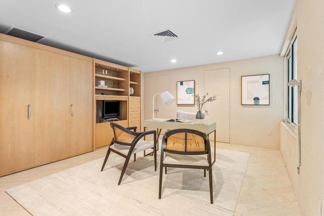 2 Sloans Curve Drive, Palm Beach, FL 33480