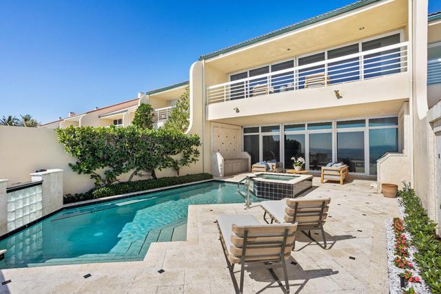 2 Sloans Curve Drive, Palm Beach, FL 33480