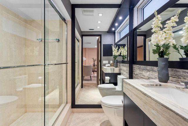 2 Sloans Curve Drive, Palm Beach, FL 33480