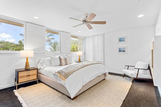 2 Sloans Curve Drive, Palm Beach, FL 33480