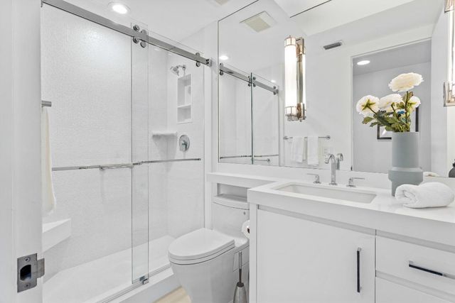 2 Sloans Curve Drive, Palm Beach, FL 33480