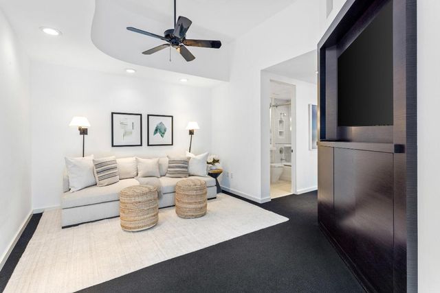 2 Sloans Curve Drive, Palm Beach, FL 33480