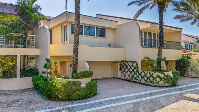 2 Sloans Curve Drive, Palm Beach, FL 33480