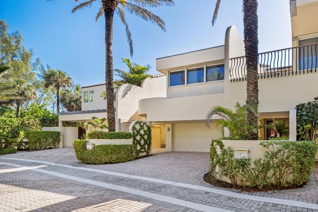 2 Sloans Curve Drive, Palm Beach, FL 33480