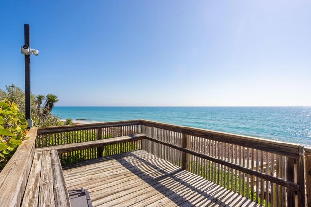 2 Sloans Curve Drive, Palm Beach, FL 33480