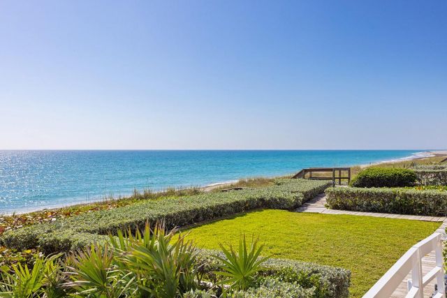 2 Sloans Curve Drive, Palm Beach, FL 33480