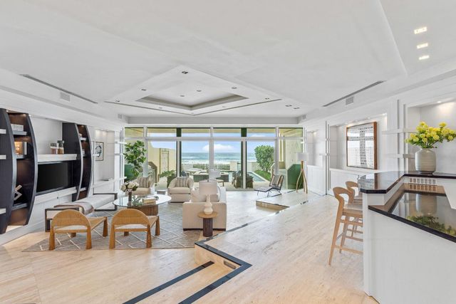 2 Sloans Curve Drive, Palm Beach, FL 33480