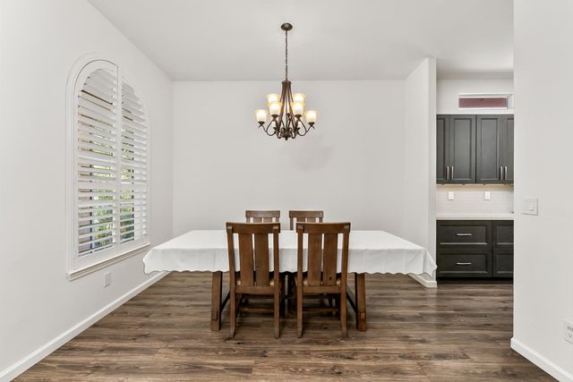 8010 Falcon View Dr, Antelope, CA 95843