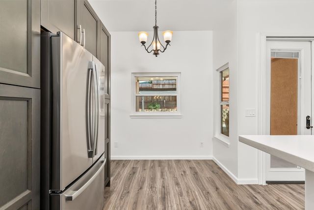 8010 Falcon View Dr, Antelope, CA 95843