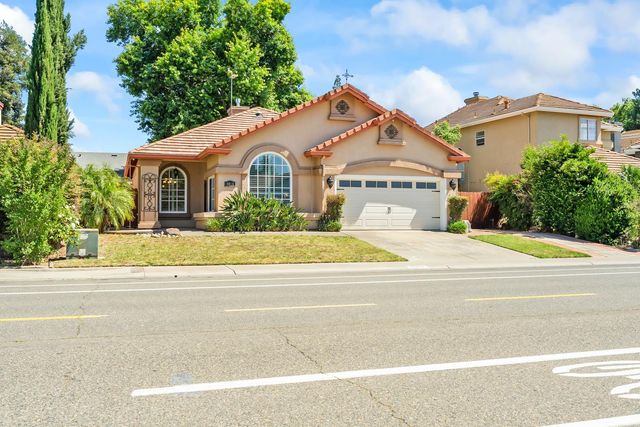 8010 Falcon View Dr, Antelope, CA 95843