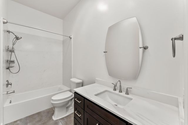 8010 Falcon View Dr, Antelope, CA 95843