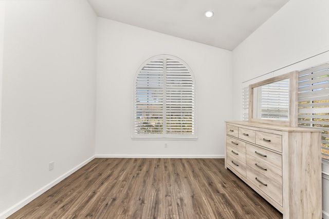 8010 Falcon View Dr, Antelope, CA 95843