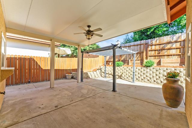 8010 Falcon View Dr, Antelope, CA 95843