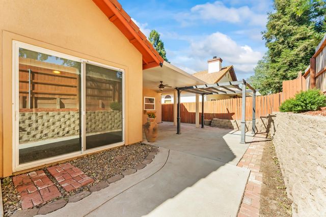8010 Falcon View Dr, Antelope, CA 95843