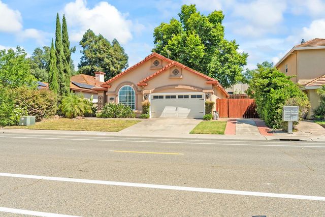 8010 Falcon View Dr, Antelope, CA 95843