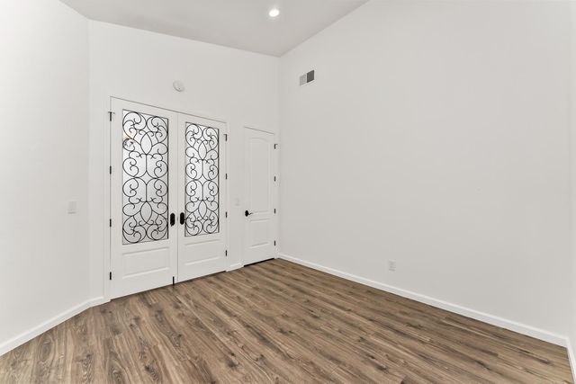 8010 Falcon View Dr, Antelope, CA 95843