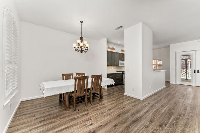 8010 Falcon View Dr, Antelope, CA 95843