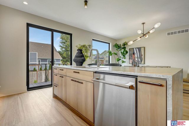 8440 Birkett Place, Lincoln, NE 68516