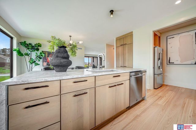 8440 Birkett Place, Lincoln, NE 68516