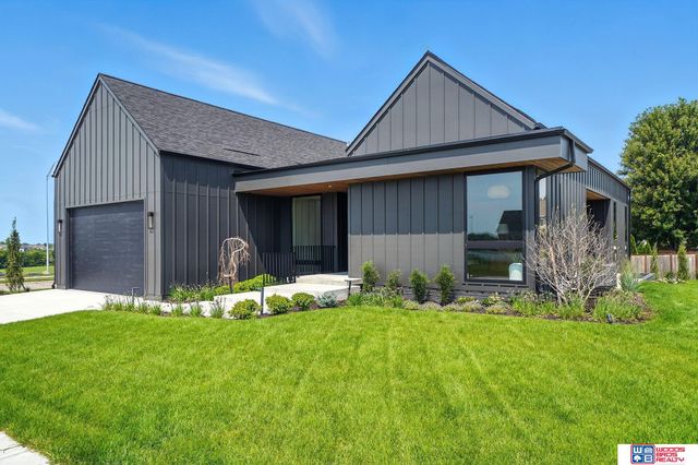 8440 Birkett Place, Lincoln, NE 68516