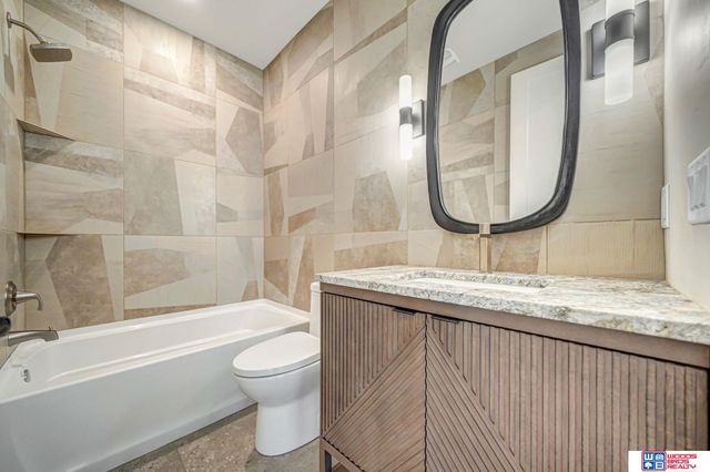 8440 Birkett Place, Lincoln, NE 68516