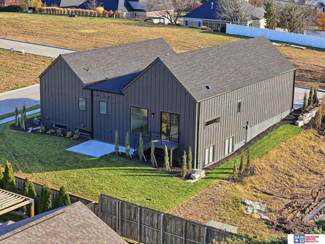 8440 Birkett Place, Lincoln, NE 68516