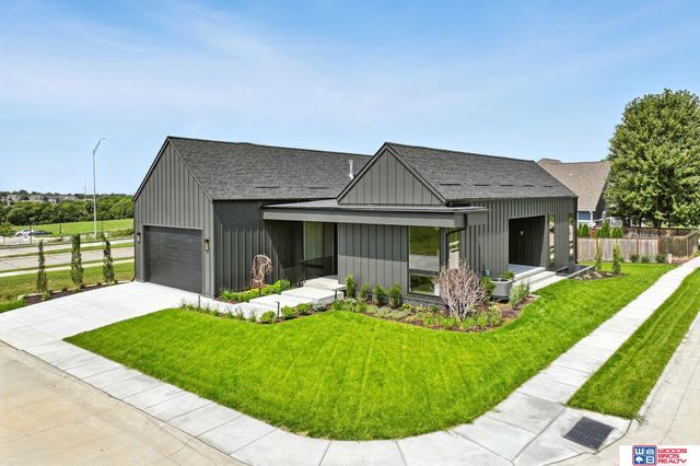 8440 Birkett Place, Lincoln, NE 68516