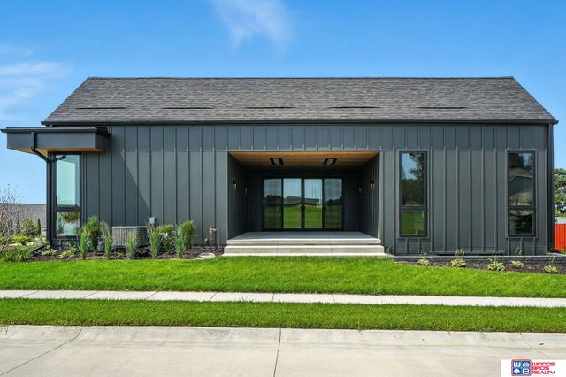 8440 Birkett Place, Lincoln, NE 68516