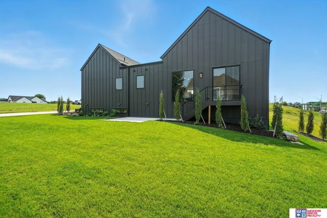 8440 Birkett Place, Lincoln, NE 68516