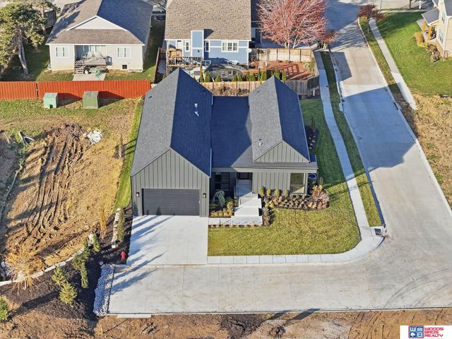 8440 Birkett Place, Lincoln, NE 68516