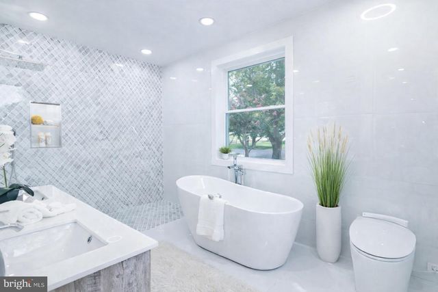 414 BAY DR, Stevensville, MD 21666