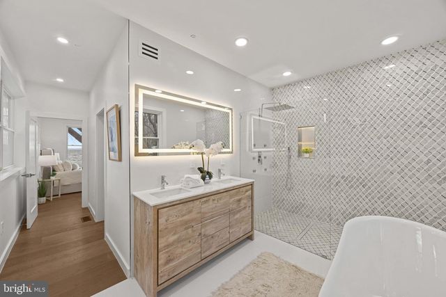 414 BAY DR, Stevensville, MD 21666