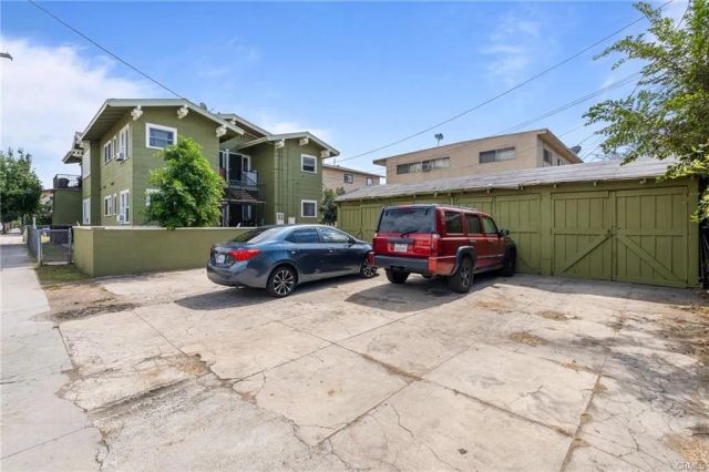 2103 3rd Avenue, Los Angeles, CA 90018