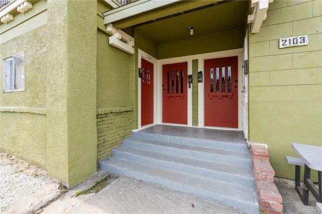 2103 3rd Avenue, Los Angeles, CA 90018
