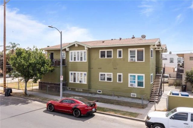 2103 3rd Avenue, Los Angeles, CA 90018