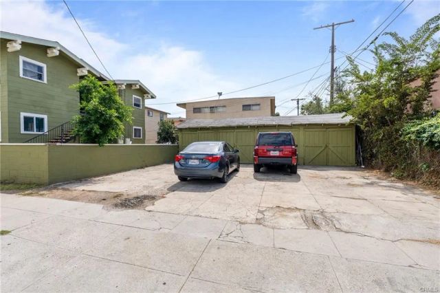 2103 3rd Avenue, Los Angeles, CA 90018