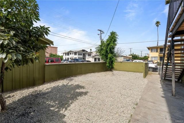 2103 3rd Avenue, Los Angeles, CA 90018