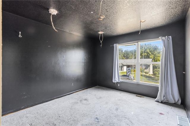 1604 S 105th Street, Edwardsville, KS 66111