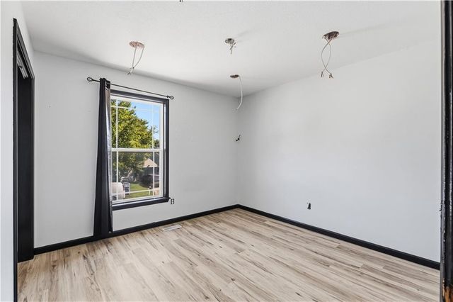 1604 S 105th Street, Edwardsville, KS 66111